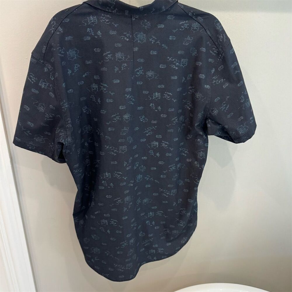 Lululemon Men's Button-Up Shirt Floral Hawaiian XL - Picture 2 of 3
